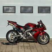 Yamaha R1
