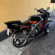 Honda CBR 900 RR FireBlade SC-28