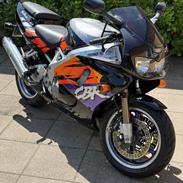 Honda CBR 900 RR FireBlade SC-28