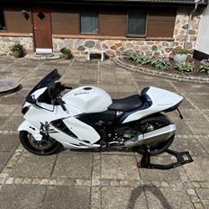 Suzuki GSX-1300 r