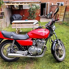 Suzuki gsx400f katana