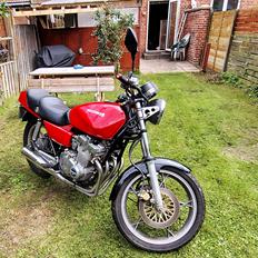 Suzuki gsx400f katana