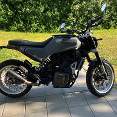 Husqvarna Svartpilen 401