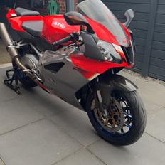 Aprilia RSV1000R