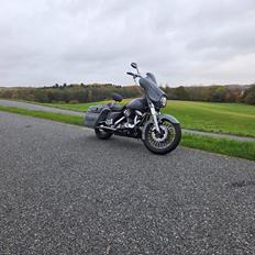 Harley Davidson FLHTI Street Glide Style