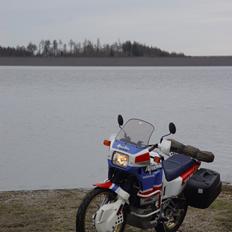Honda XRV 650J Africa Twin RD03