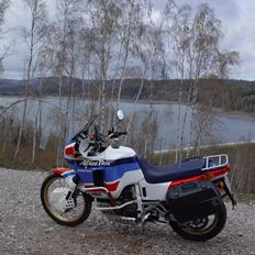 Honda XRV 650J Africa Twin RD03