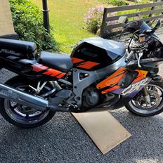 Honda CBR 900 RR FireBlade SC-28