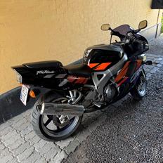 Honda CBR 900 RR FireBlade SC-28