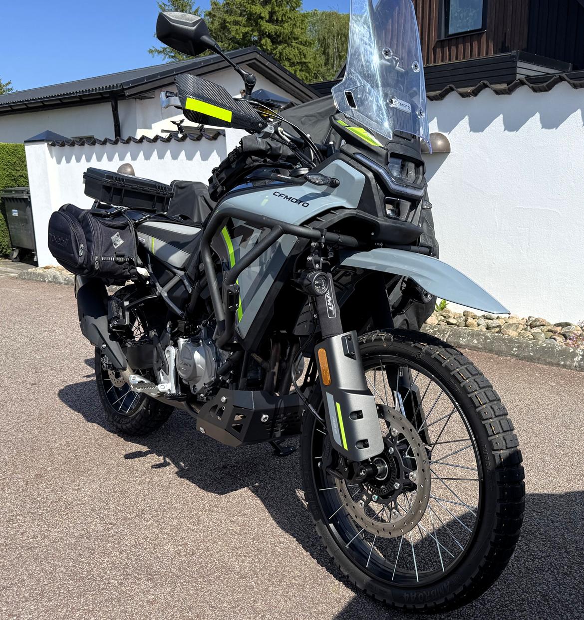 CF Moto 450MT -  . . . . . . . . . . . . . . . .  Så kom den høje forskærm på. billede 45