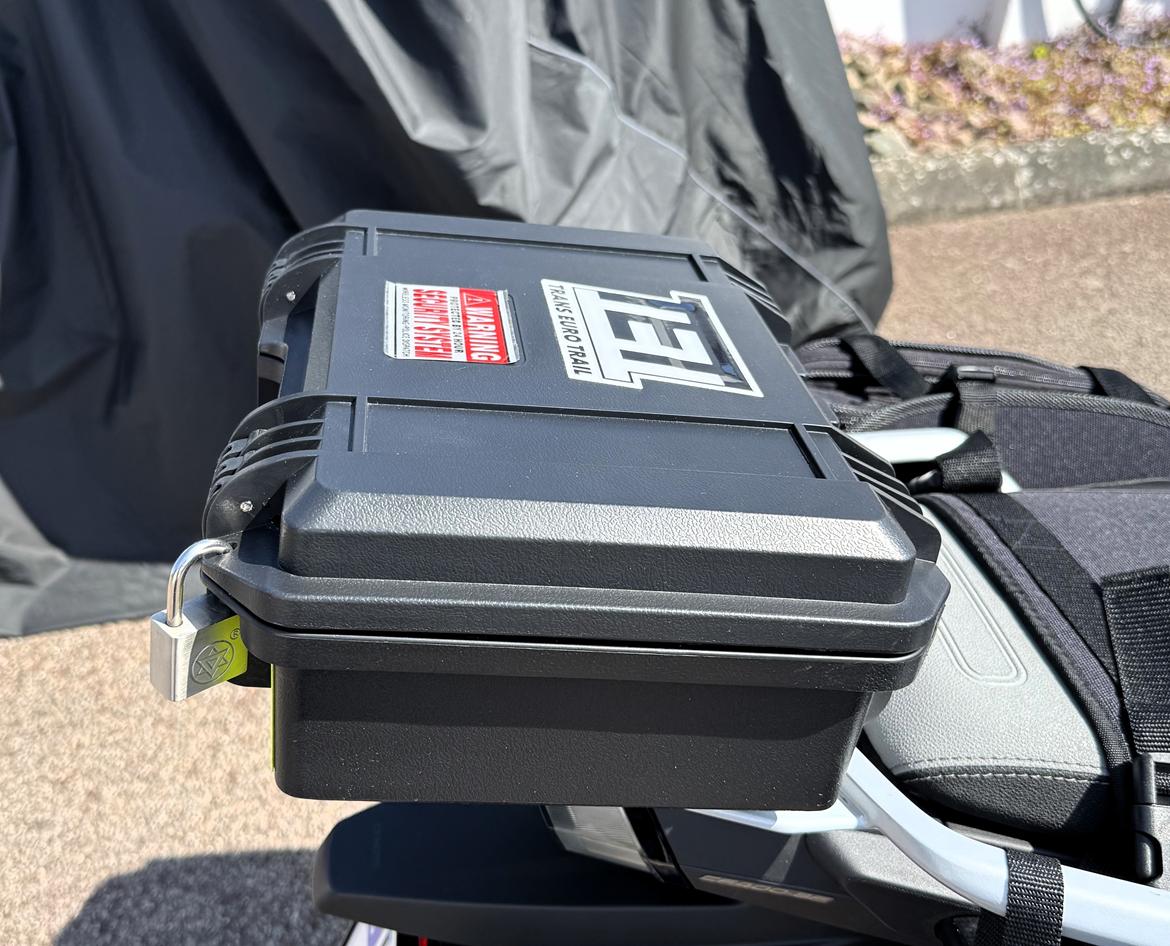 CF Moto 450MT - . . . . . . . . . . . . . . . .  Lille vandtæt og låsbar pelikan-case til kameraudstyr. billede 48