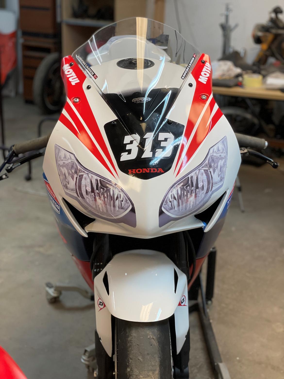 Honda CBR1000RR SC59 Banemotorcykel billede 2