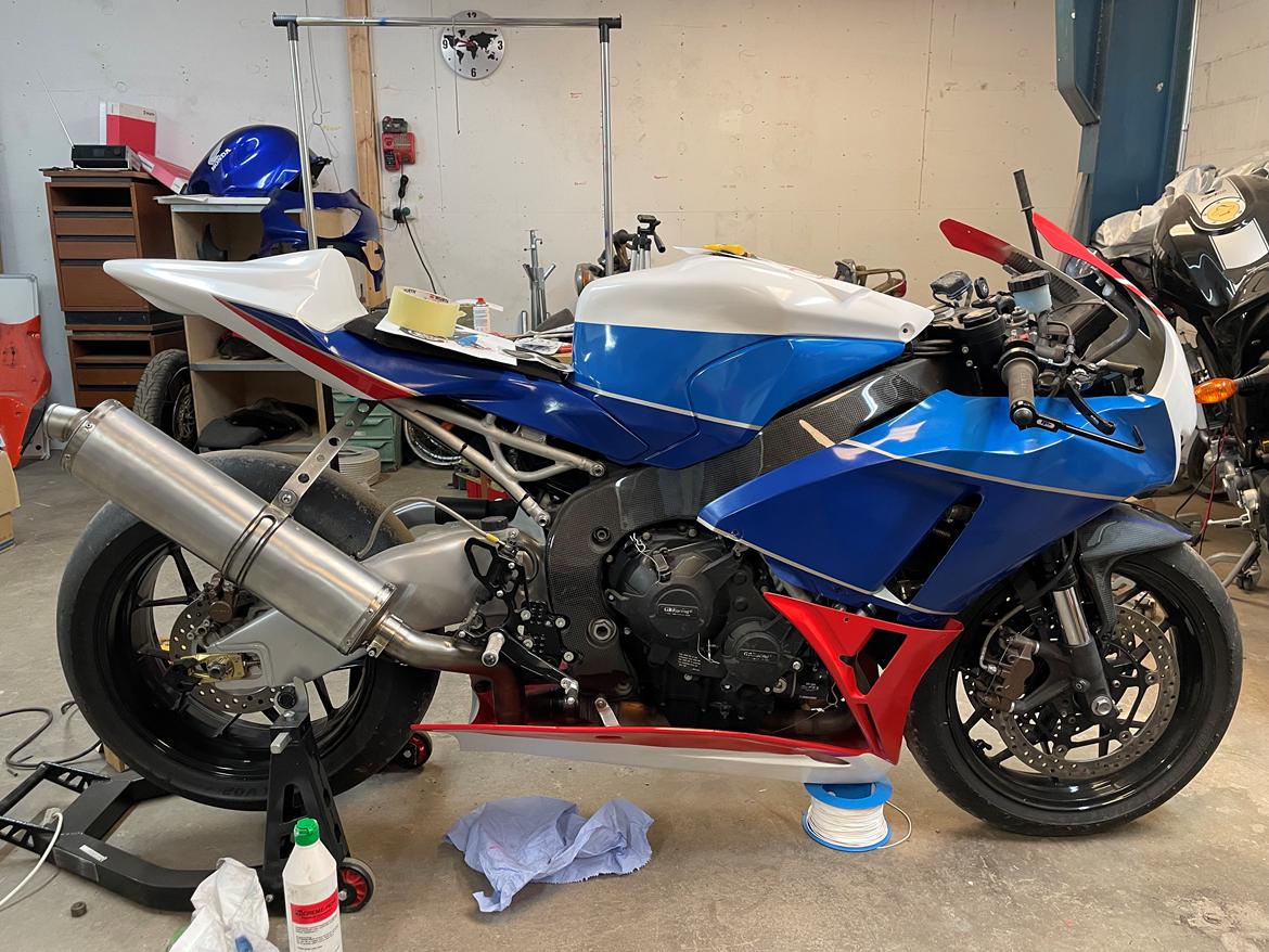 Honda CBR1000RR SC59 Banemotorcykel - Den begynder at ligne det første billede. billede 5