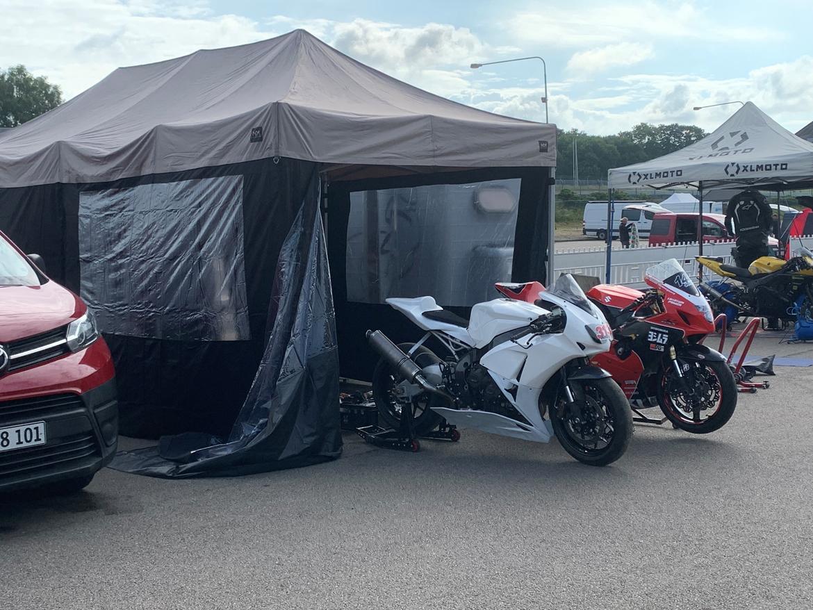 Honda CBR1000RR SC59 Banemotorcykel - Knbutstorp 2024. Den var ikke ude at køre. billede 9