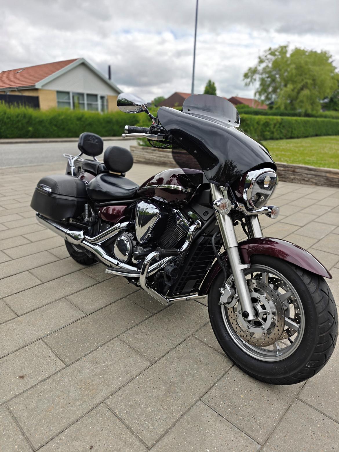 Yamaha Xvs 1300 A (SOLGT) billede 1