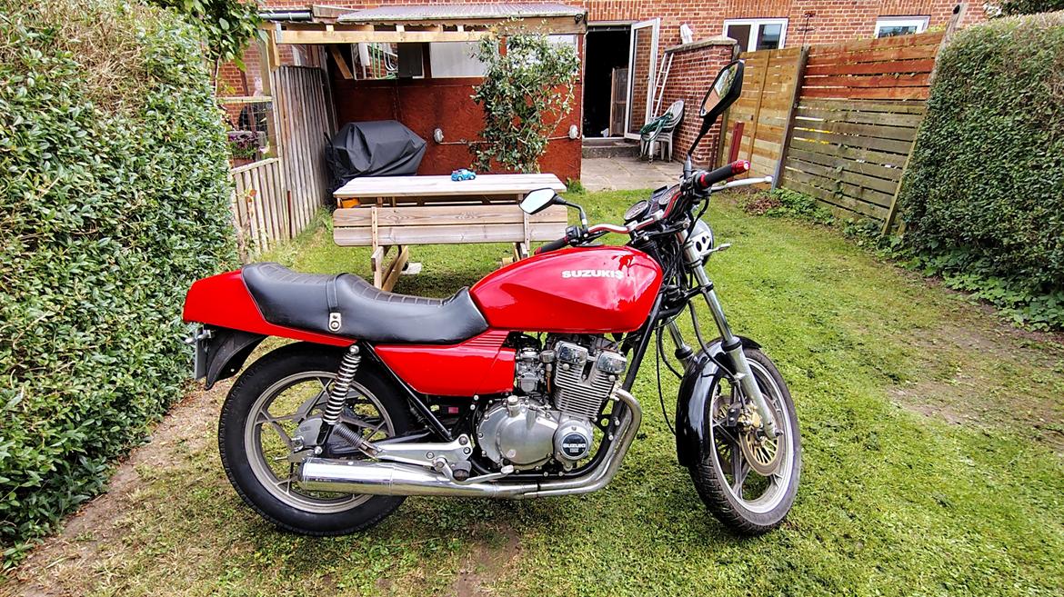 Suzuki gsx400f katana billede 2