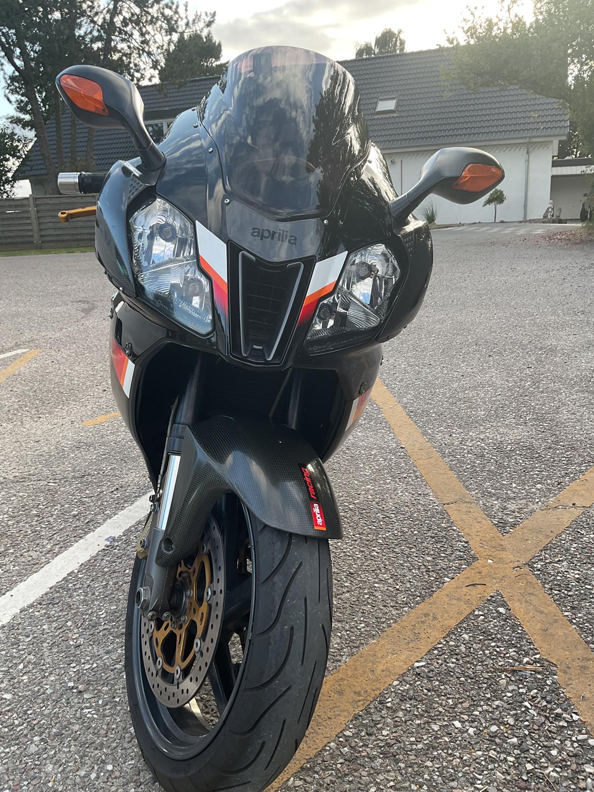 Aprilia RSV 1000R Factory billede 8