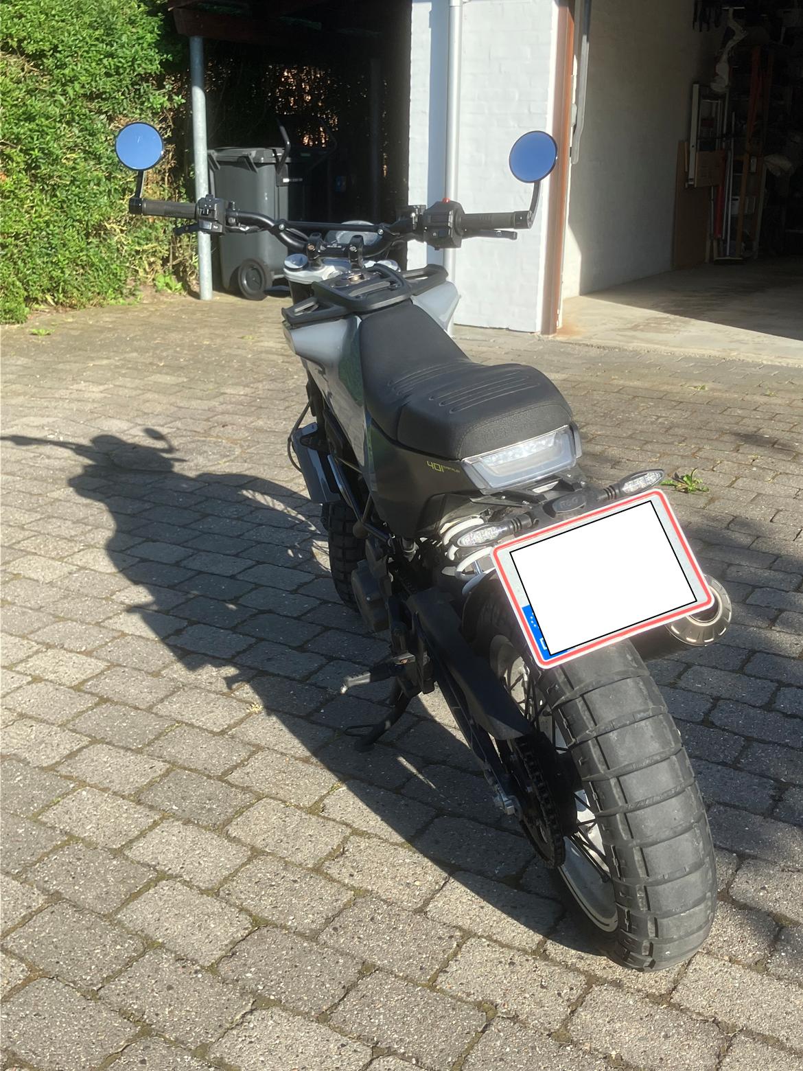 Husqvarna Svartpilen 401 billede 5