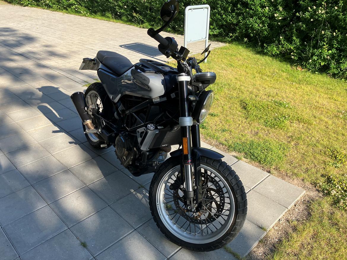 Husqvarna Svartpilen 401 billede 3