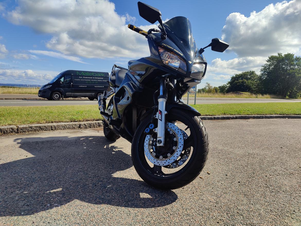 Yamaha FZS 600 Fazer  billede 1