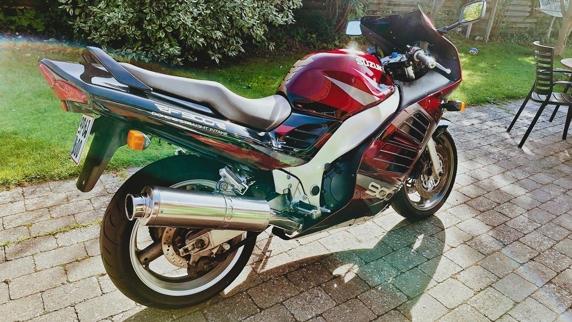 Suzuki RF900R billede 1