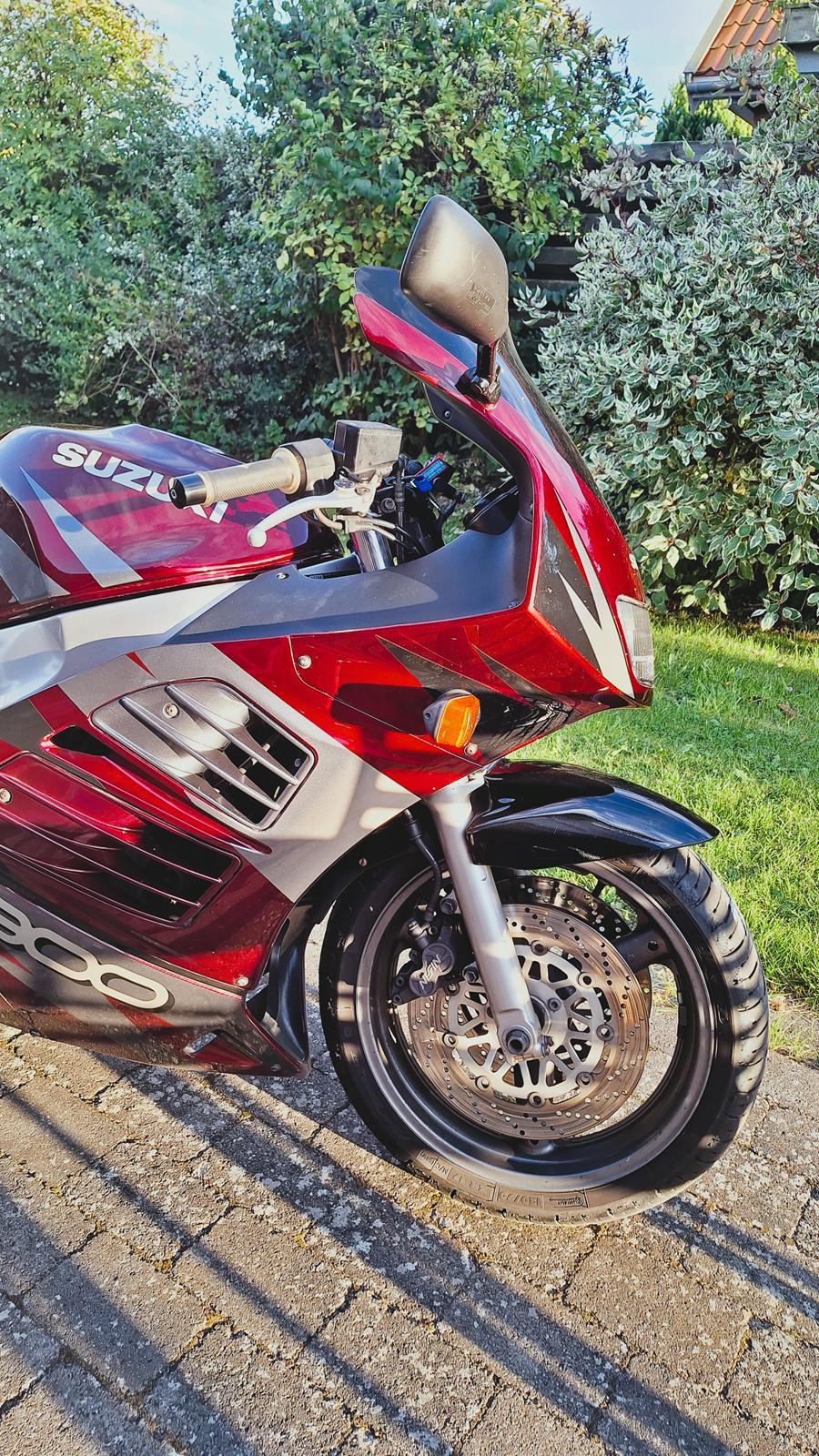 Suzuki RF900R billede 6