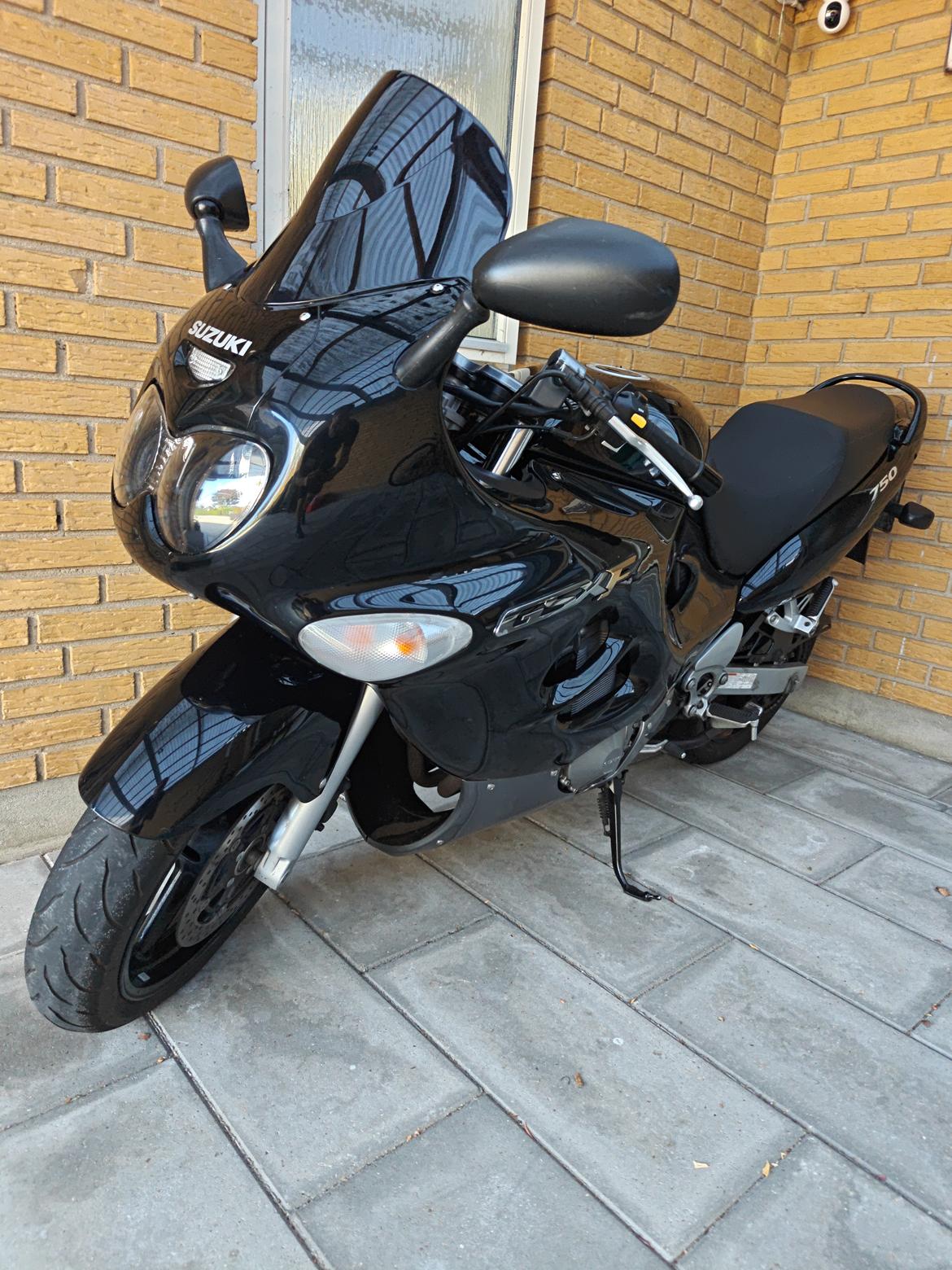 Suzuki GSX750 F billede 42