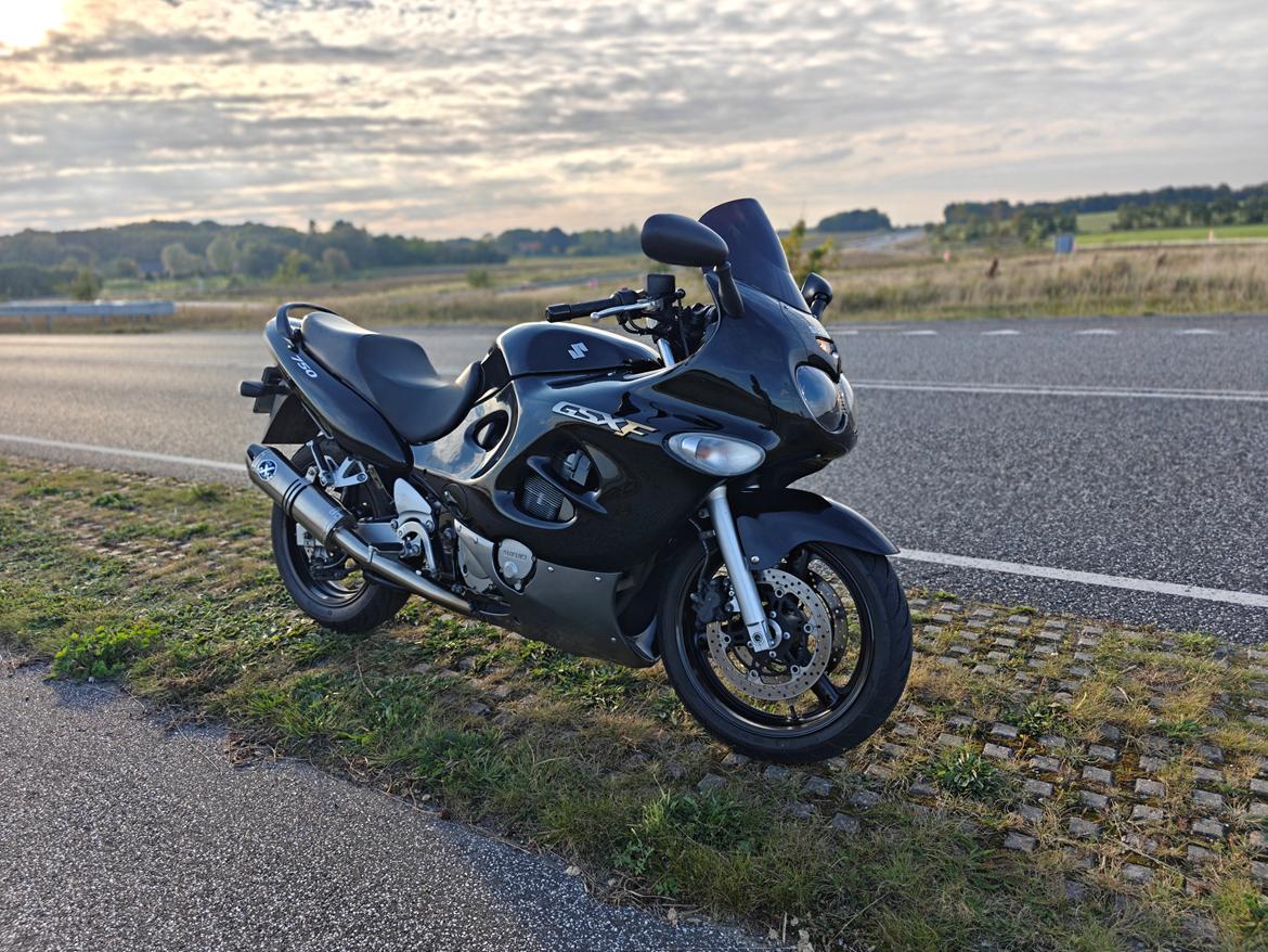 Suzuki GSX750 F billede 44
