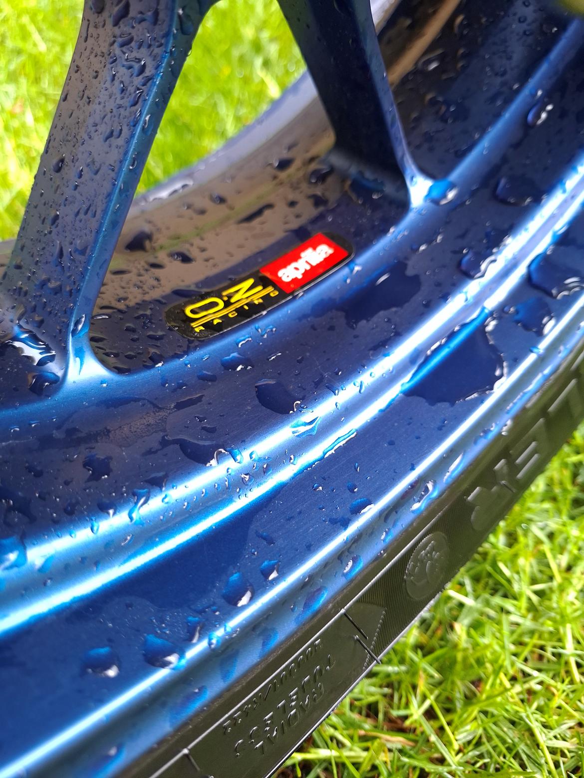 Aprilia RSV-1000 R MILLE billede 2