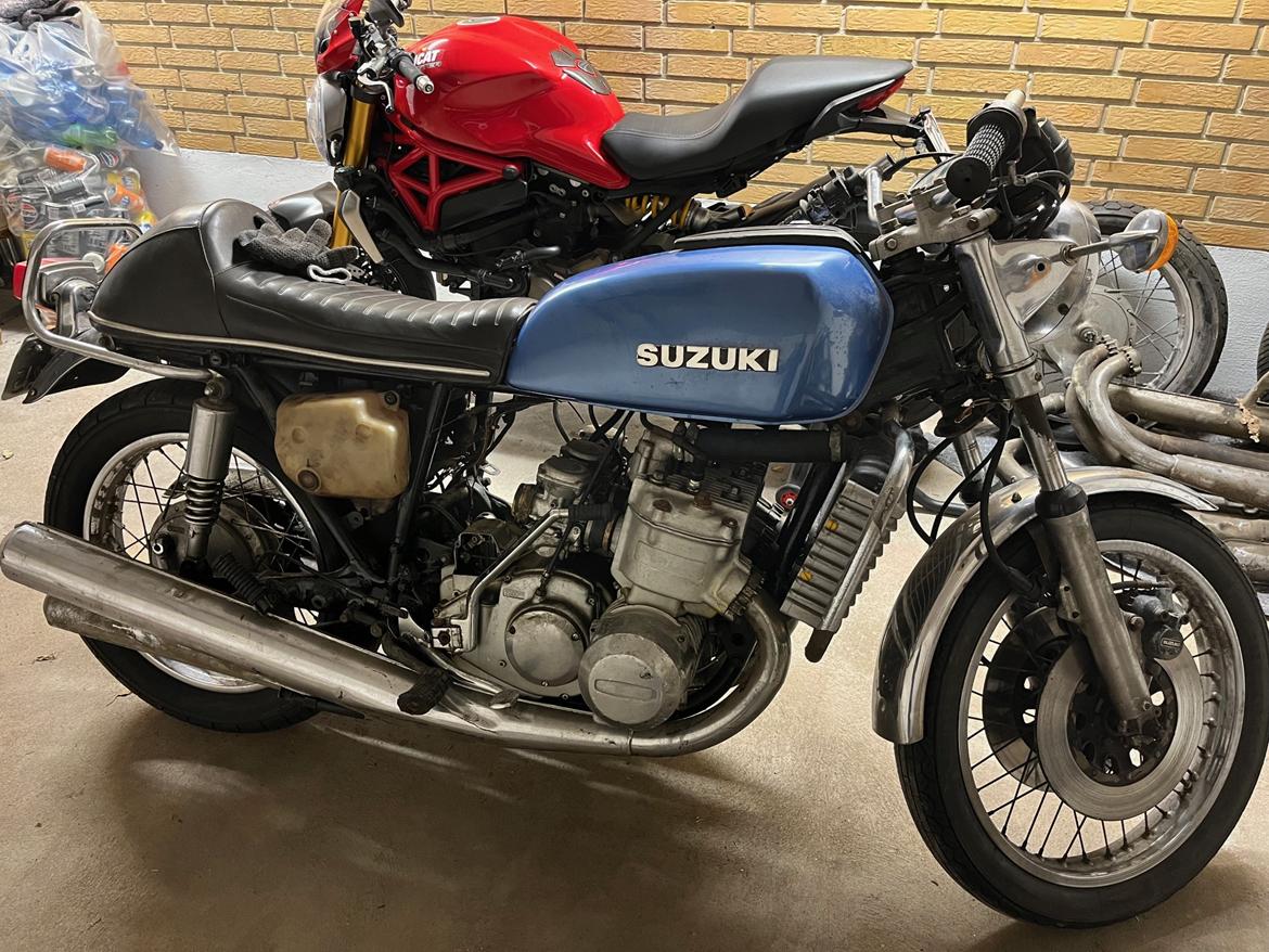 Suzuki GT750B billede 1