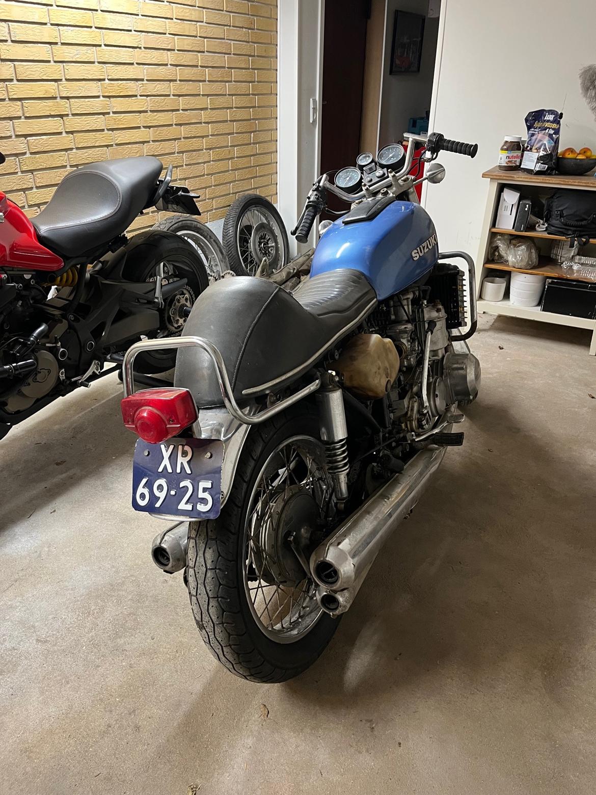 Suzuki GT750B billede 2