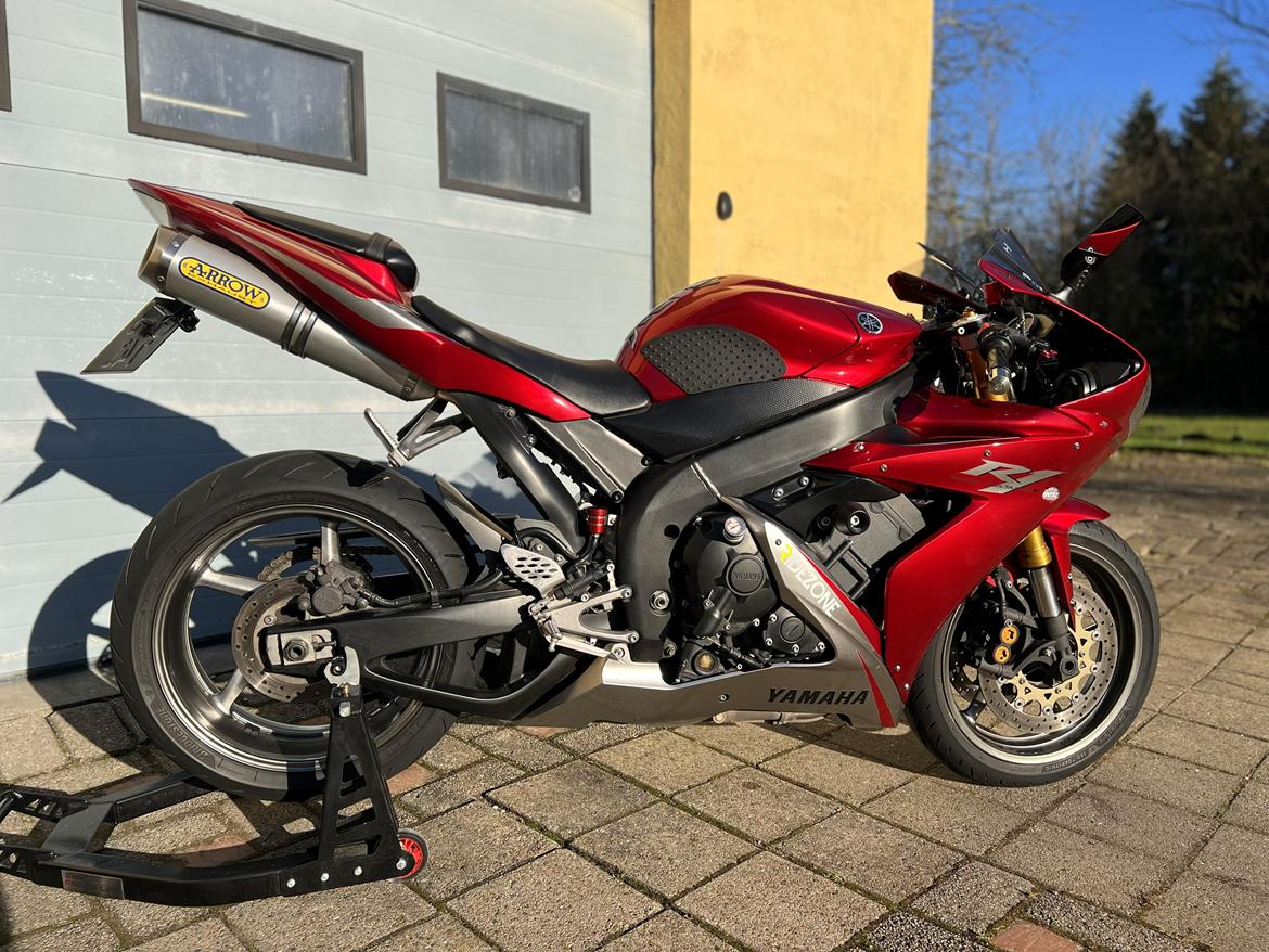 Yamaha R1 billede 2