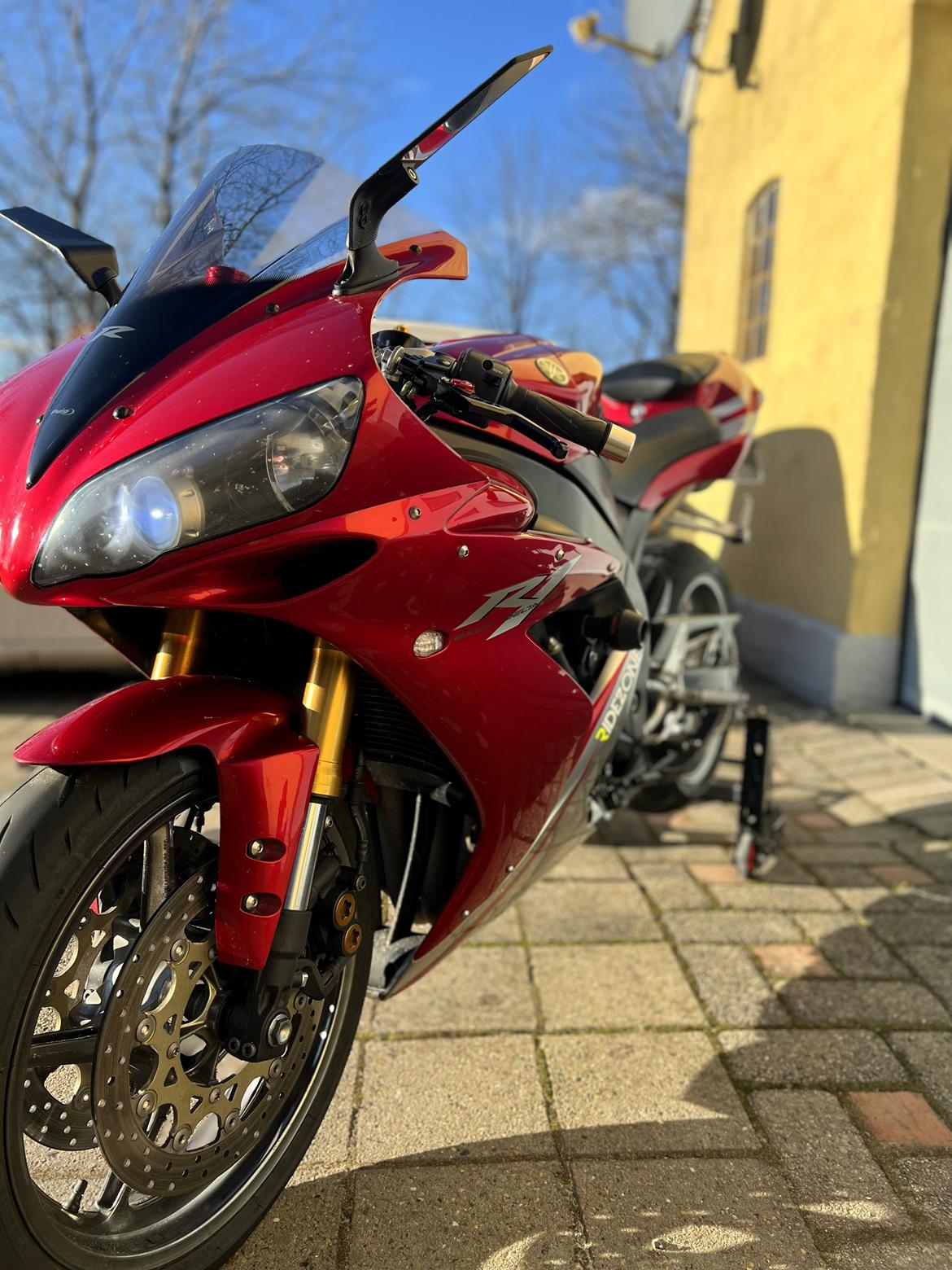 Yamaha R1 billede 6