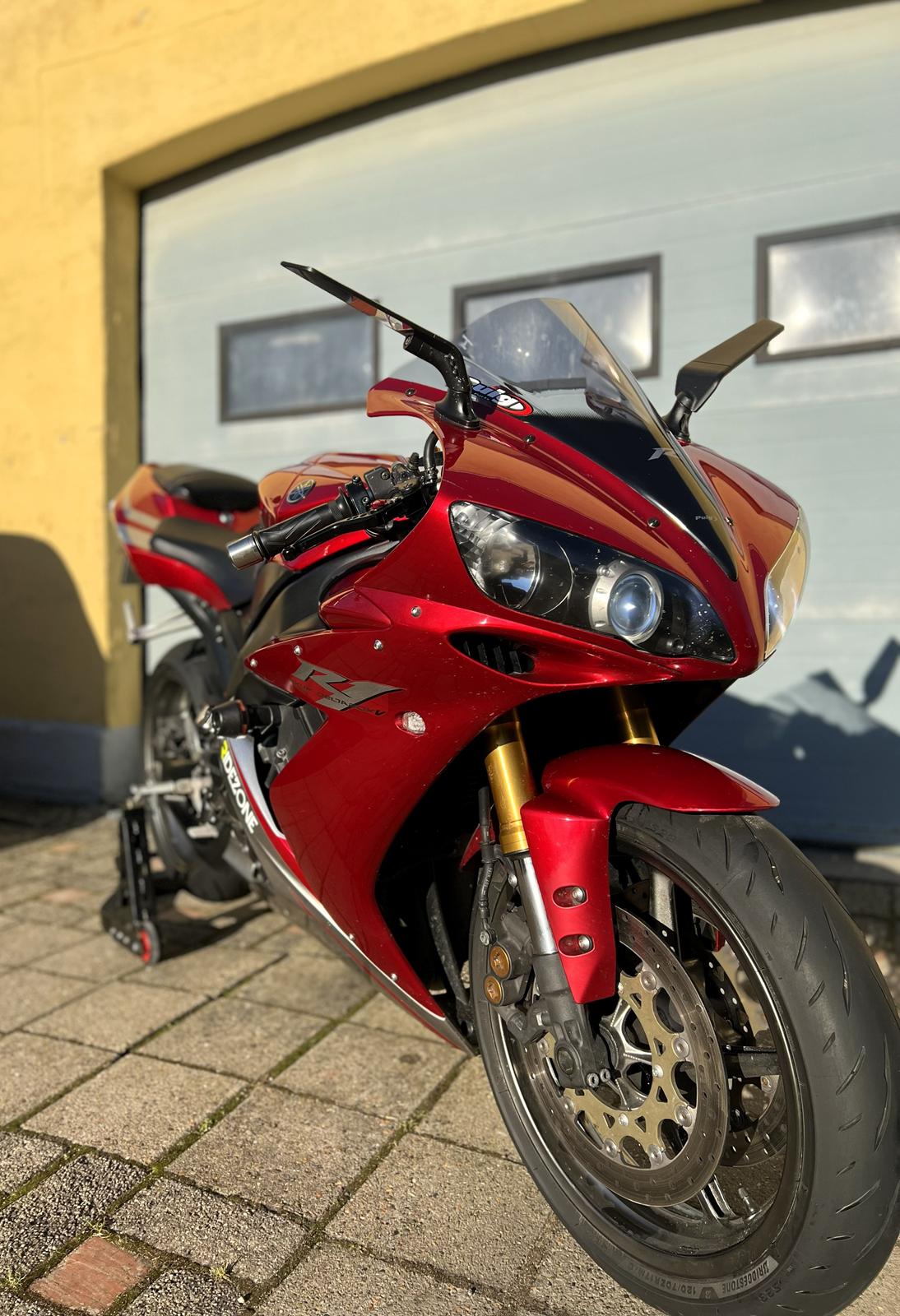 Yamaha R1 billede 3