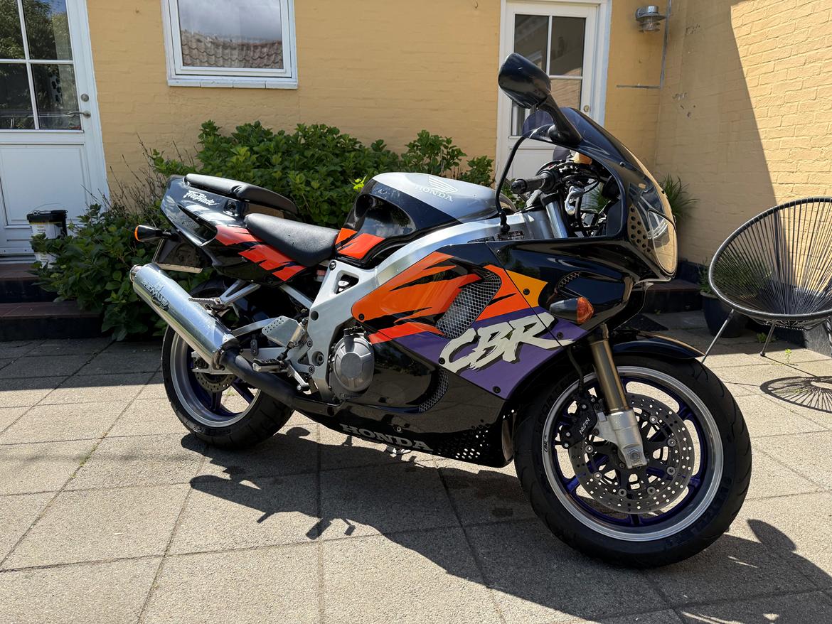 Honda CBR 900 RR FireBlade SC-28 billede 10
