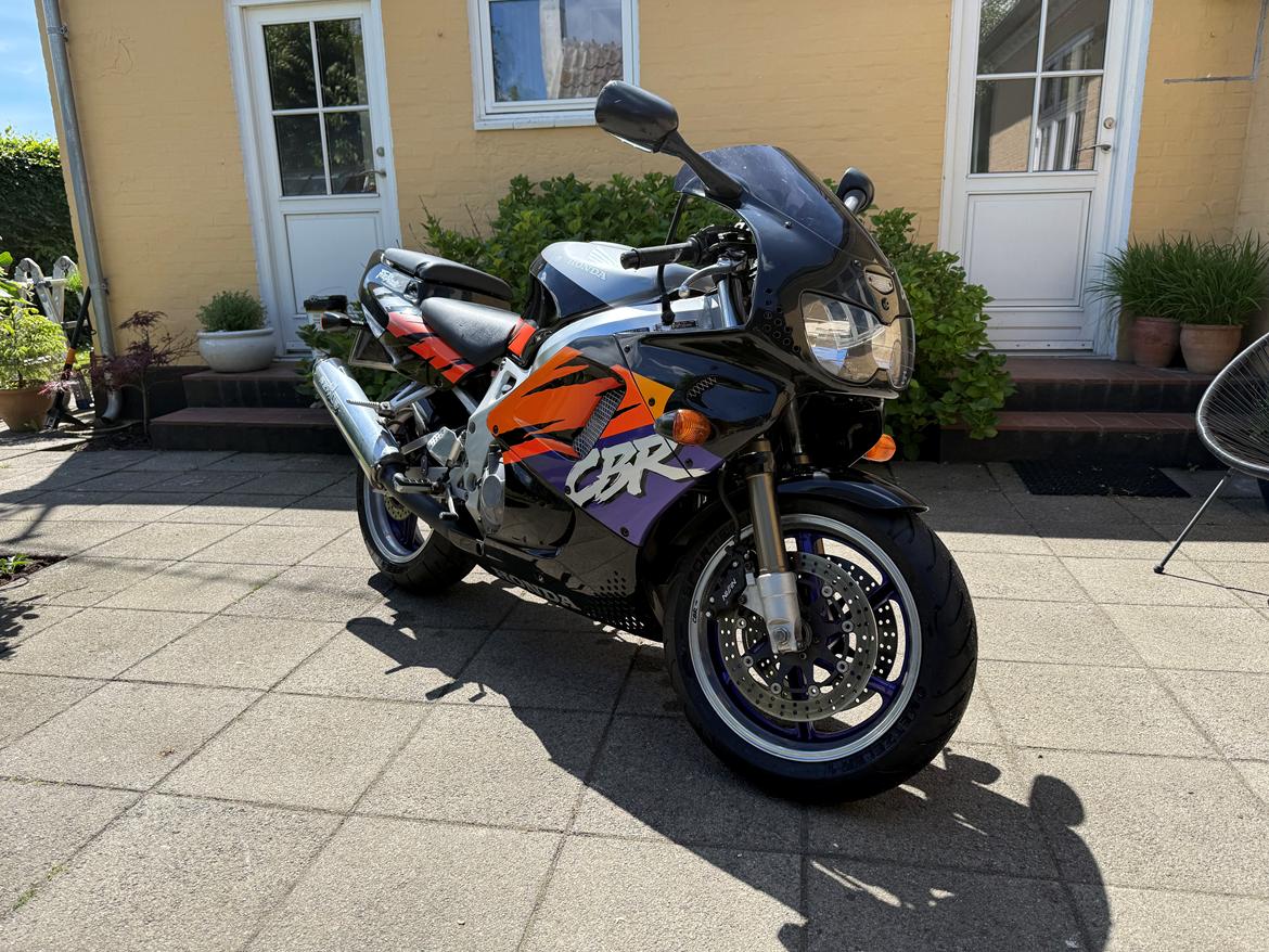 Honda CBR 900 RR FireBlade SC-28 billede 11