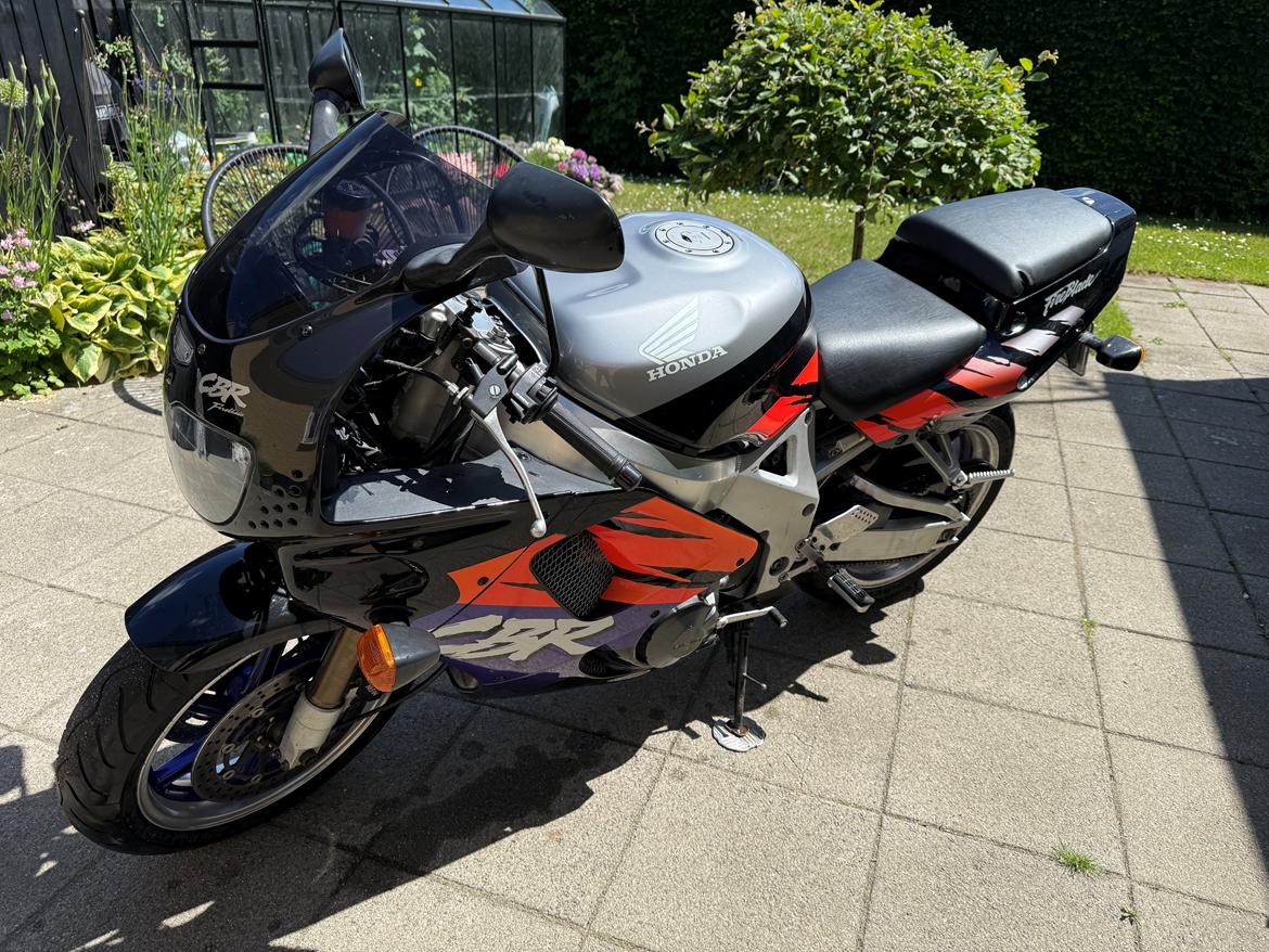 Honda CBR 900 RR FireBlade SC-28 billede 12