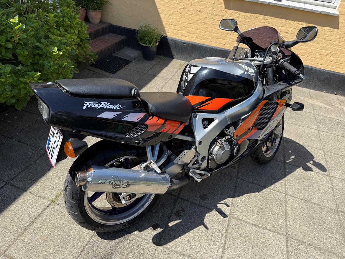 Honda CBR 900 RR FireBlade SC-28 billede 14