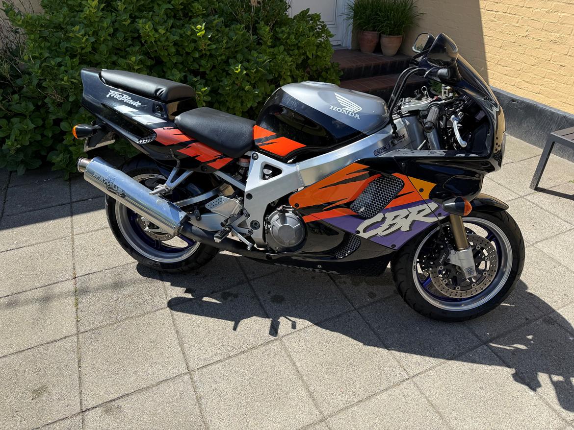 Honda CBR 900 RR FireBlade SC-28 billede 15