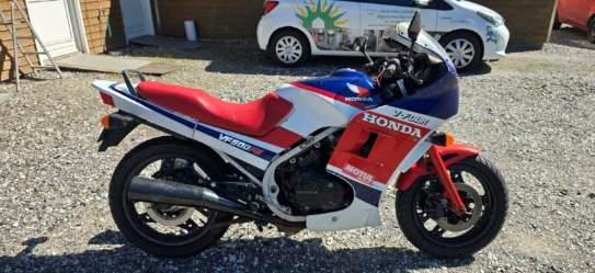 Honda VF 500 F2 billede 2