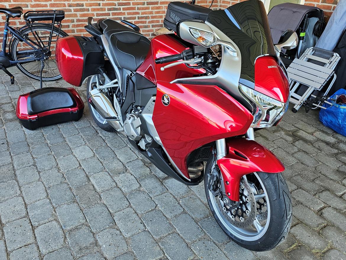 Honda VFR 1200 F DCT billede 2