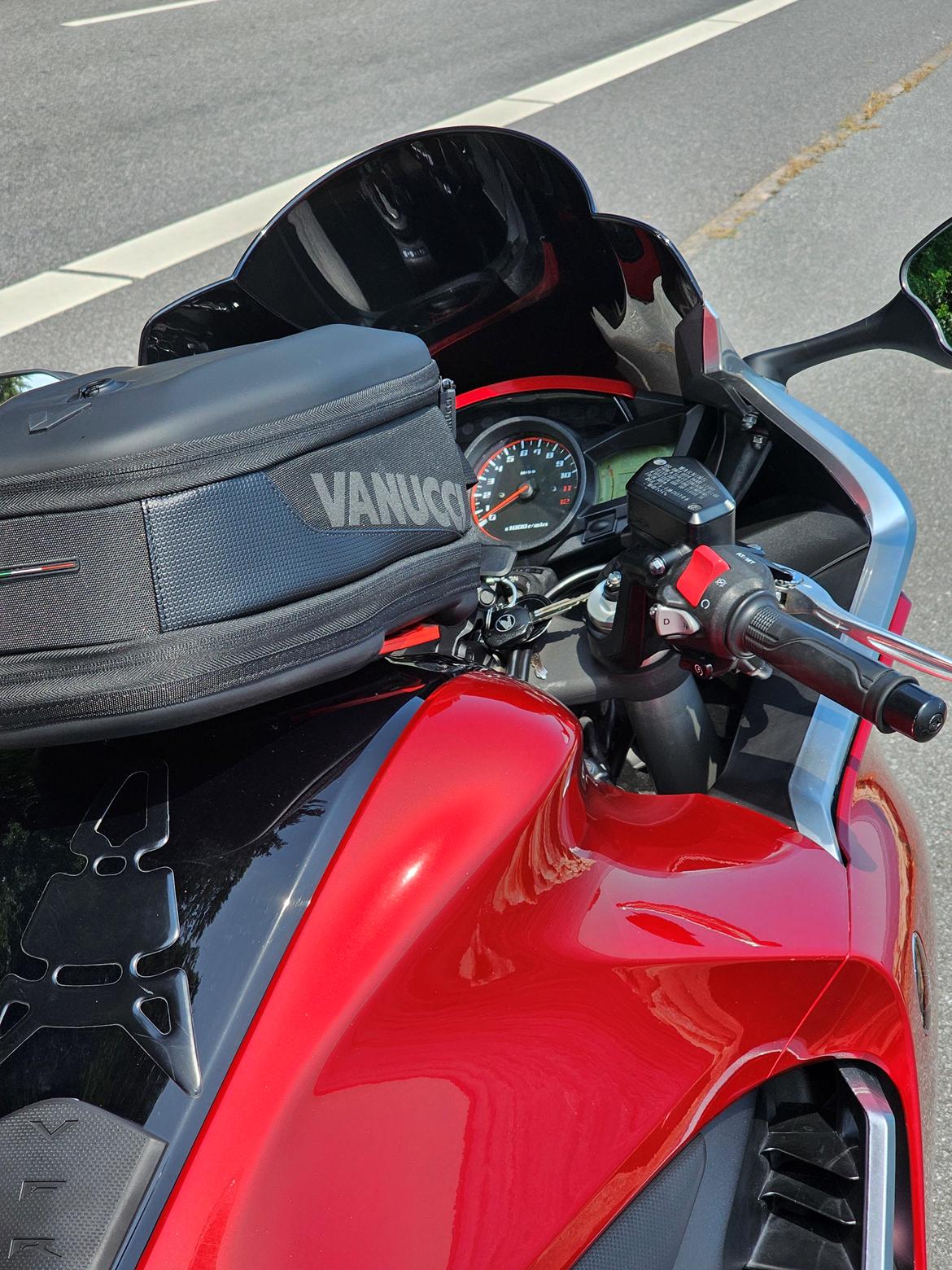 Honda VFR 1200 F DCT billede 6