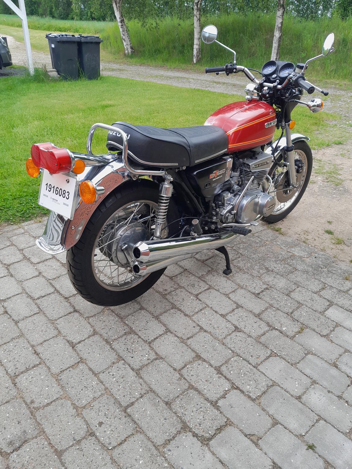 Suzuki GT 550 billede 9
