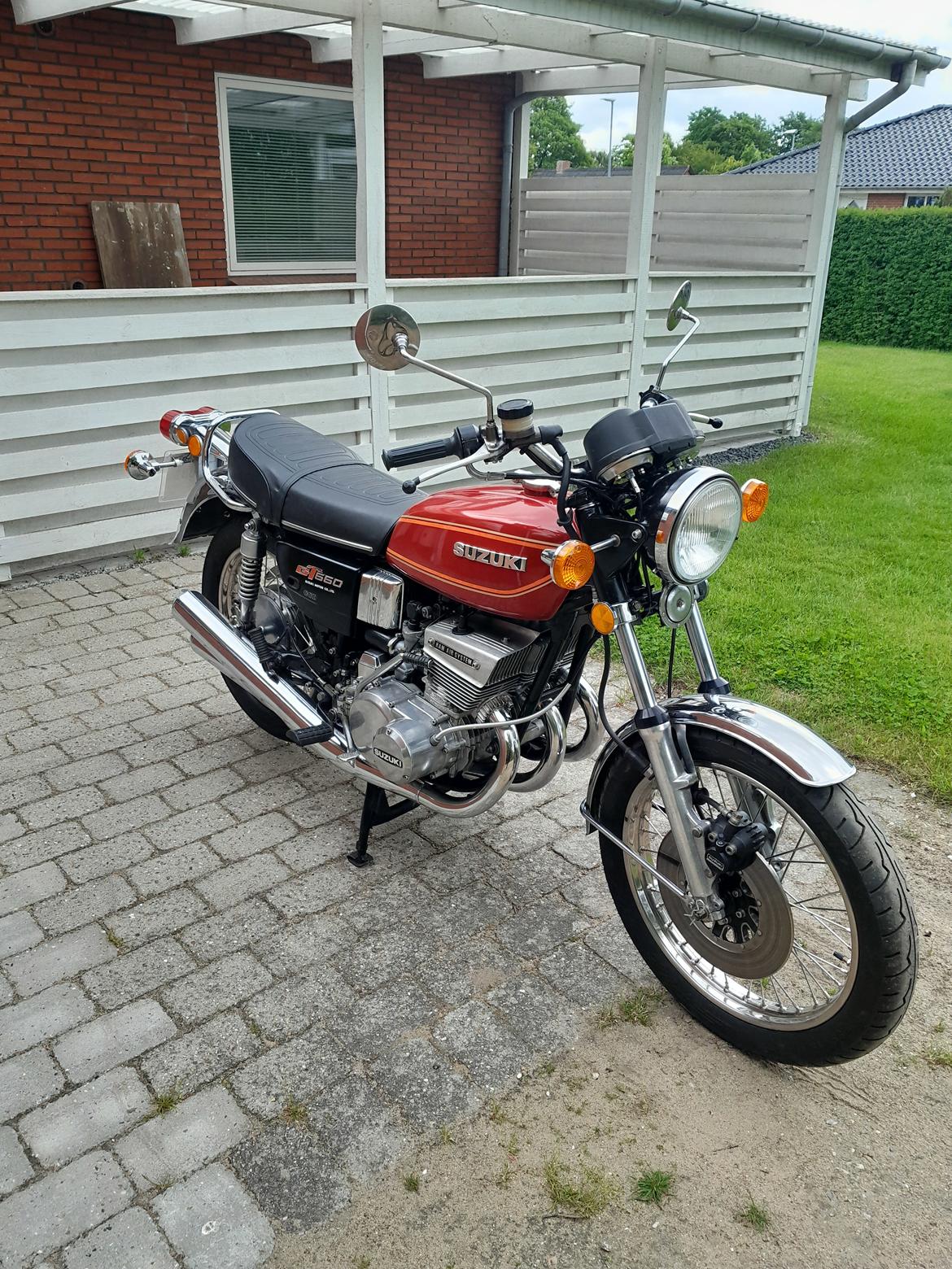 Suzuki GT 550 billede 7