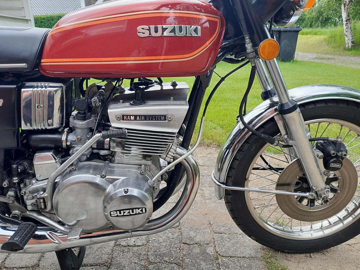 Suzuki GT 550 billede 3