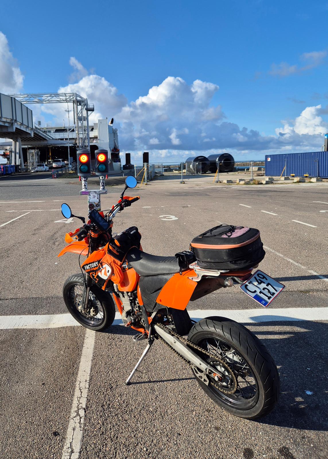KTM 525 EXC - Sommerferie 2026: Kørte fra sjælland til Skagen på den, pga. det smalle sæde fik jeg ondt i hale benet 1.5-2 dage.. knap så fedt 😅 billede 40