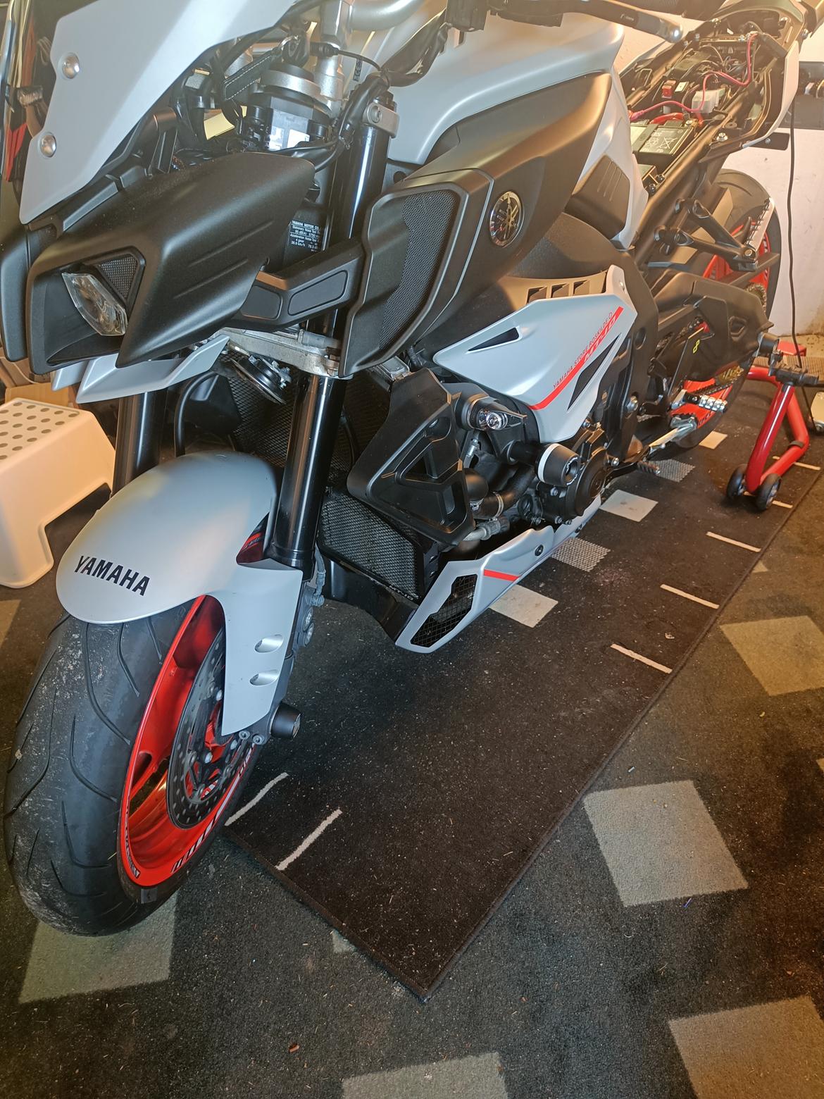 Yamaha MT 10 billede 3