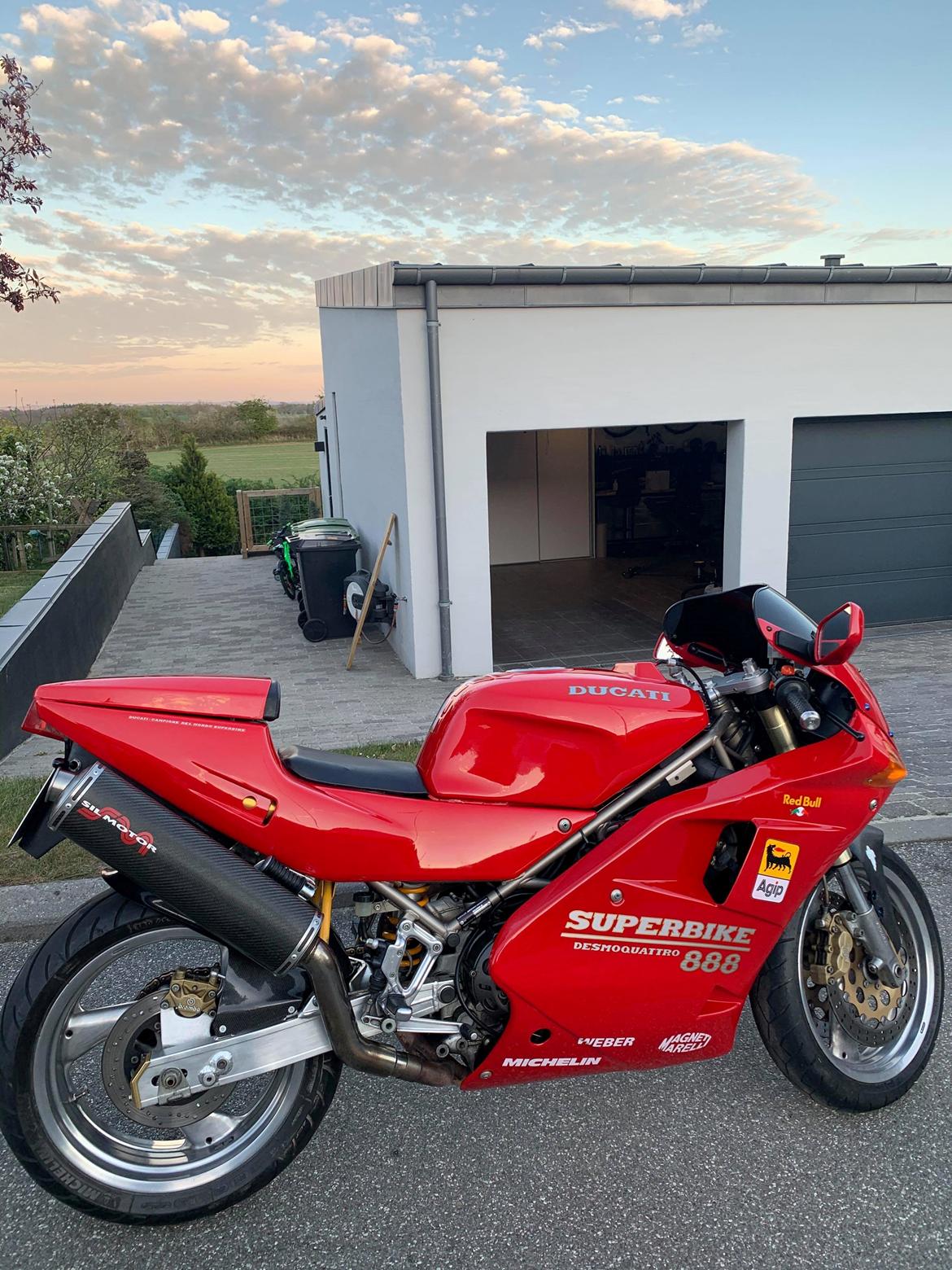 Ducati 888 billede 1