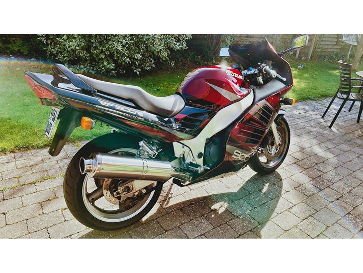 {{currentPhoto.altText}} billede {{currentPhoto.number}}