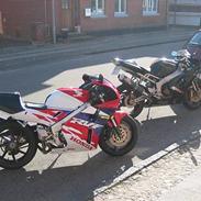 Honda RVF400R NC35